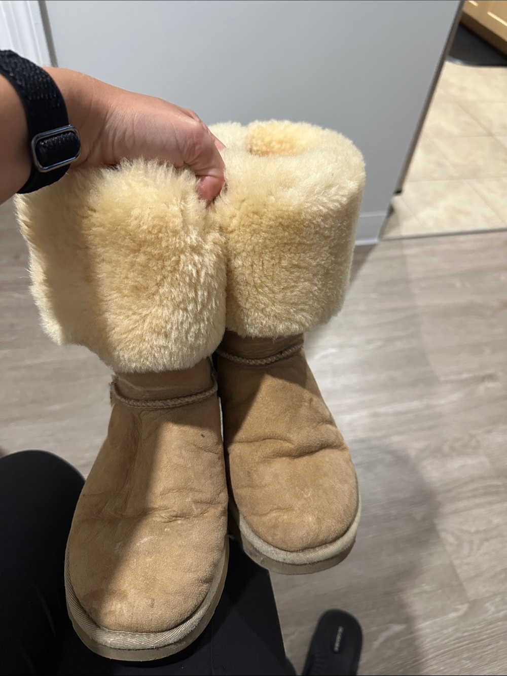 UGG Women's Chestnut Shearling Cuff Short Boots